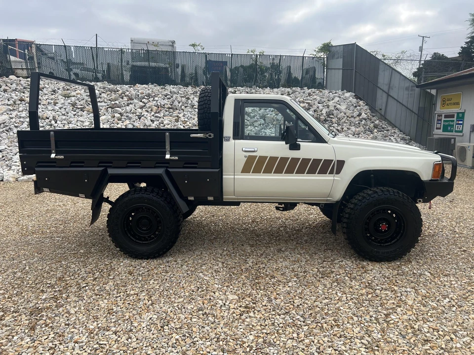 1985 Toyota Hilux 4th Gen - Image 8 of 31
