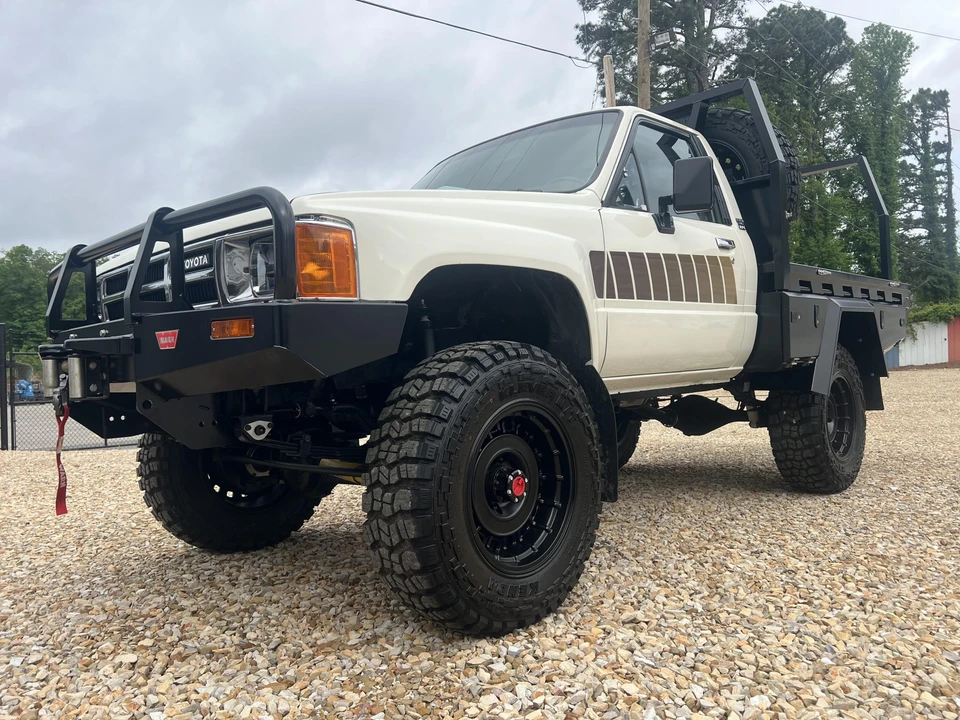 1985 Toyota Hilux 4th Gen - Image 11 of 31
