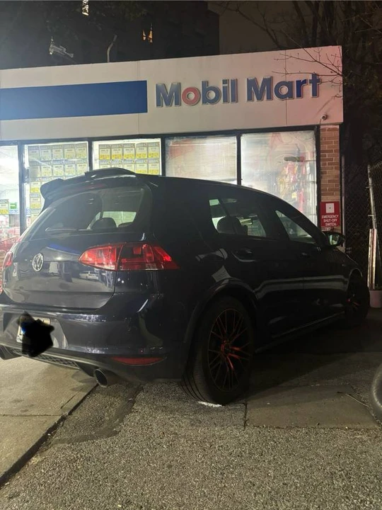 2015 Volkswagen GTI Mk7 - Image 3 of 9