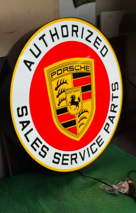 Porsche 911 - Image 4 of 19