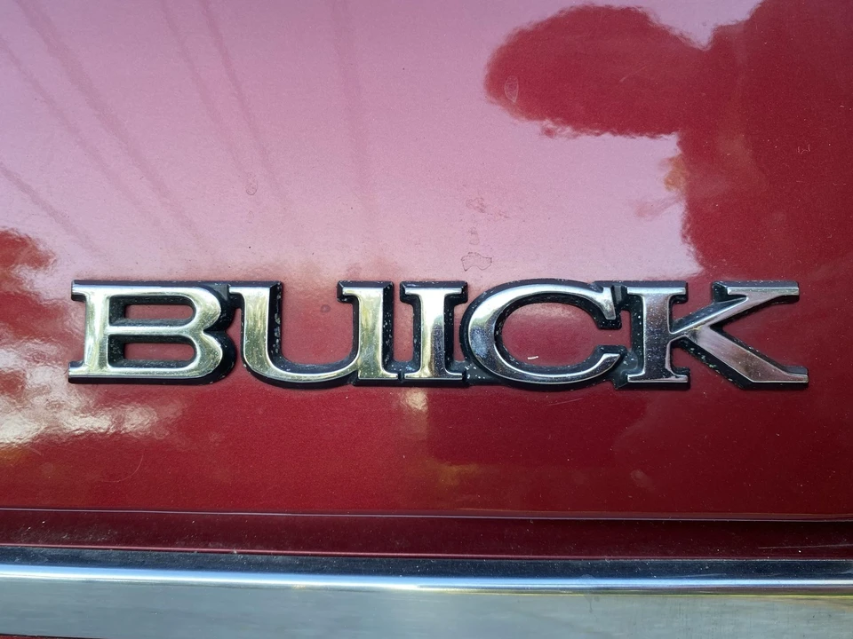 1988 Buick Electra - Image 27 of 31