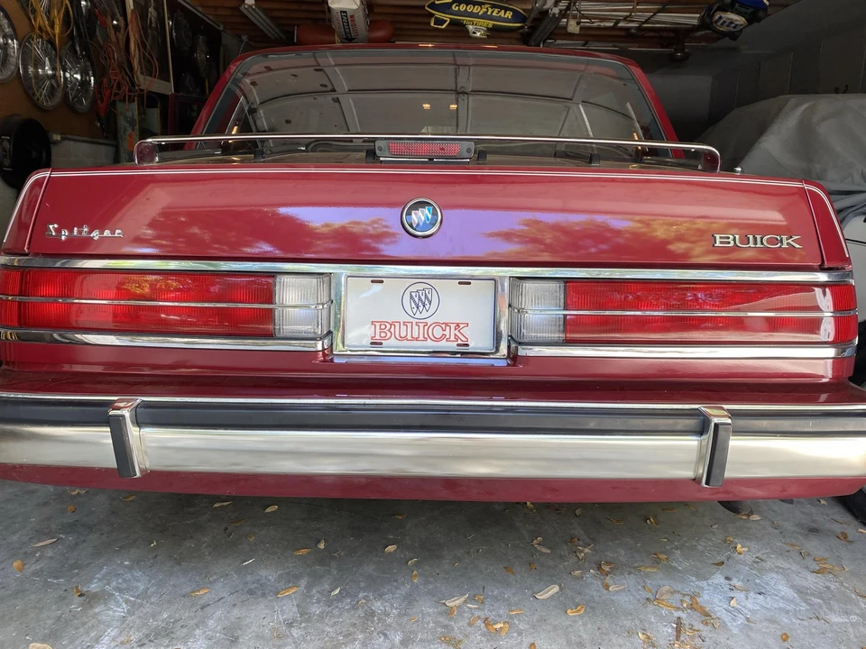 1988 Buick Electra - Image 23 of 31