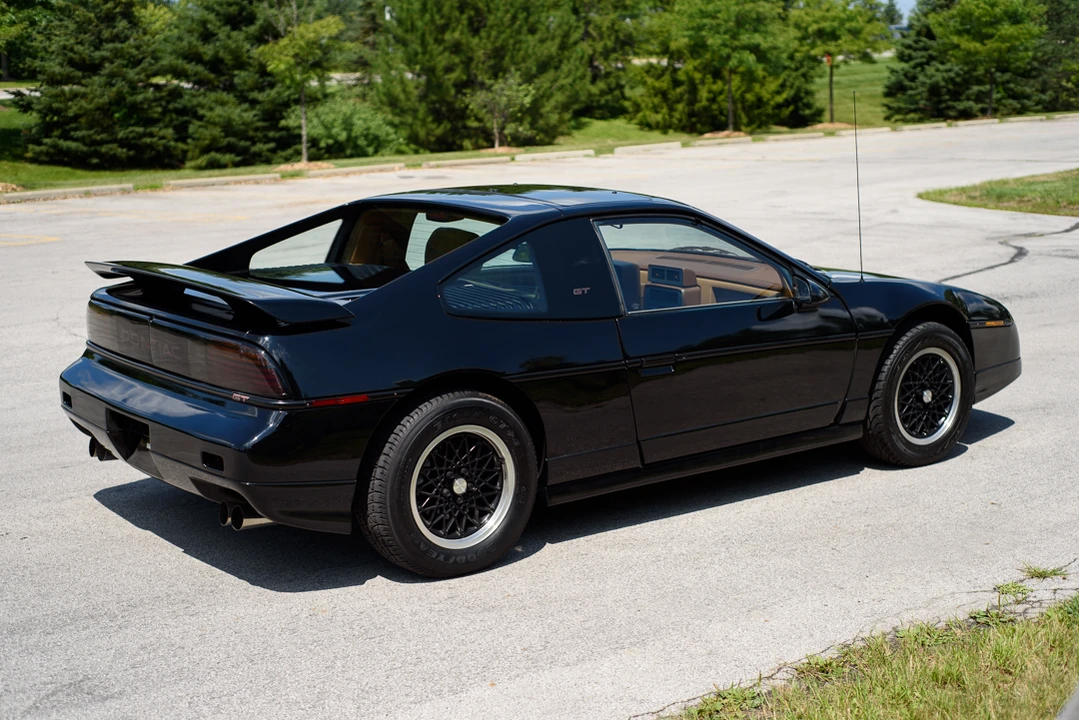 1988 Pontiac Fiero GT - Image 12 of 31