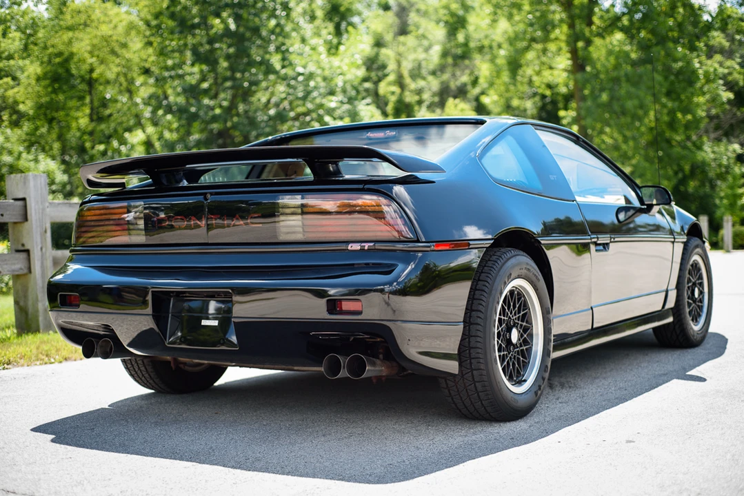 1988 Pontiac Fiero GT - Image 10 of 31