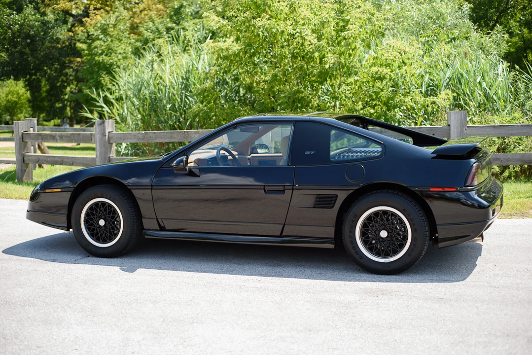 1988 Pontiac Fiero GT - Image 6 of 31
