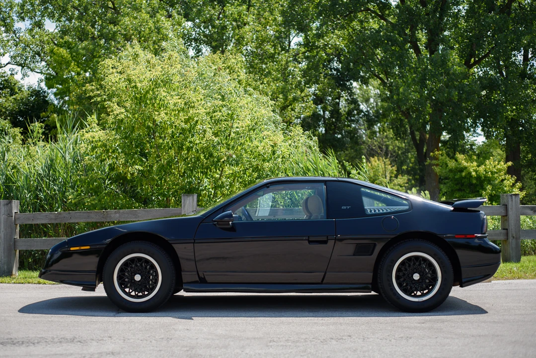 1988 Pontiac Fiero GT - Image 5 of 31