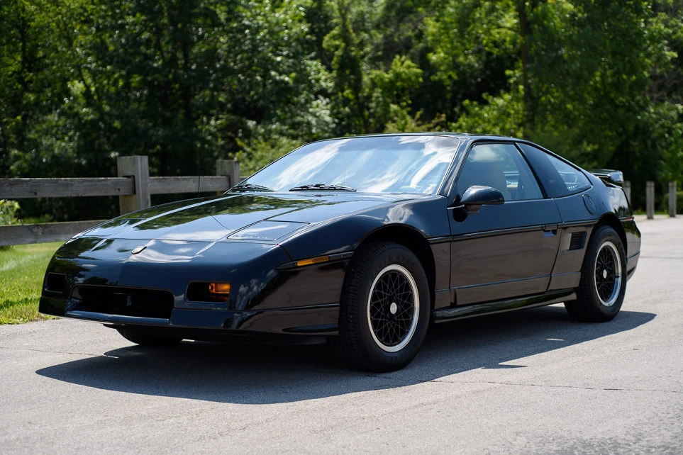 1988 Pontiac Fiero GT - Image 2 of 31