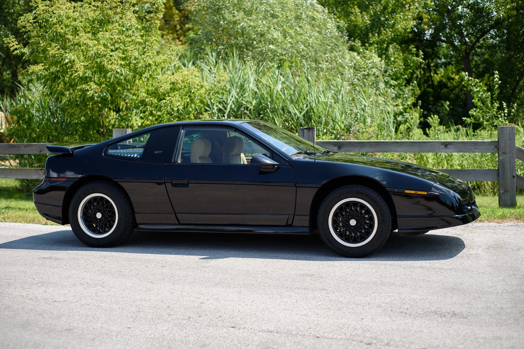 1988 Pontiac Fiero GT - Image 14 of 31