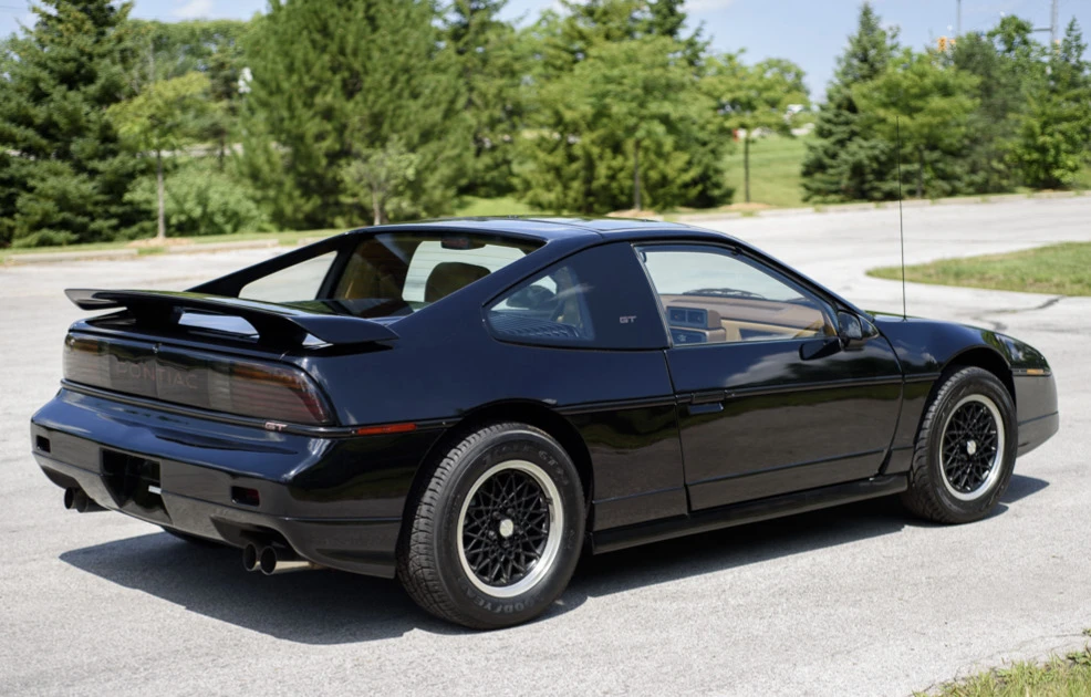 1988 Pontiac Fiero GT - Image 11 of 31