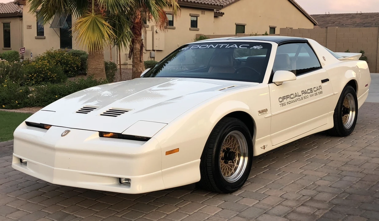 1989 Pontiac Firebird Trans Am 3rd Gen - Image 13 of 31