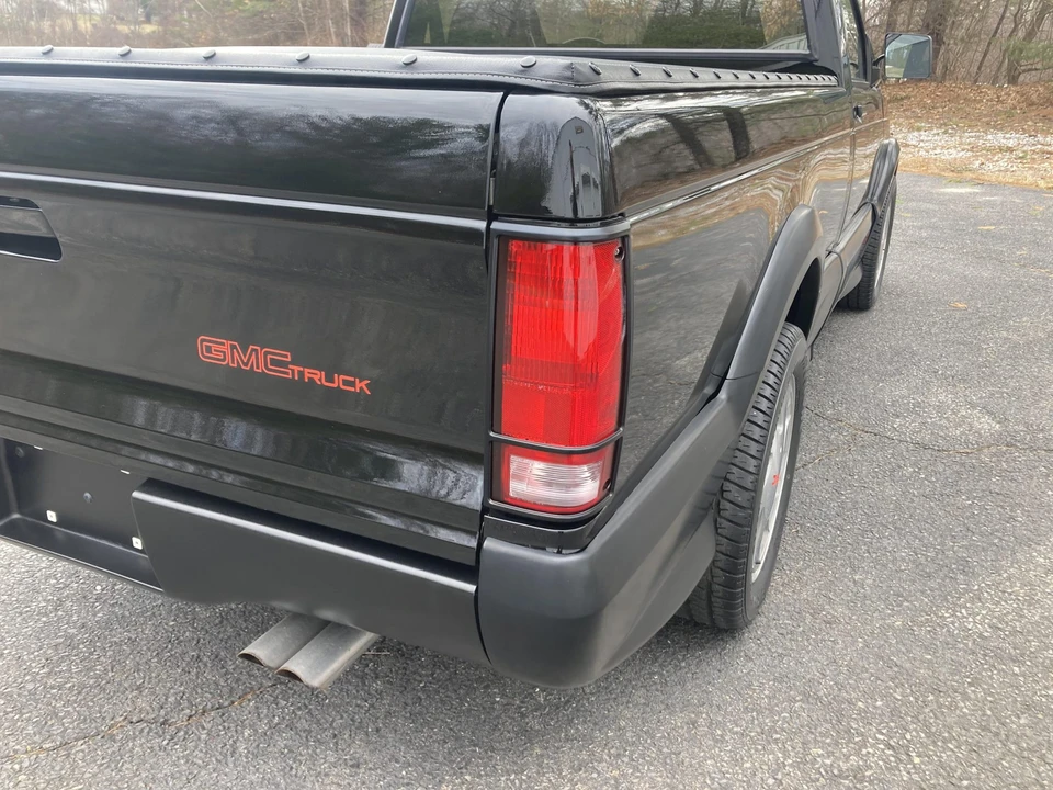 1991 GMC Syclone - Image 29 of 31