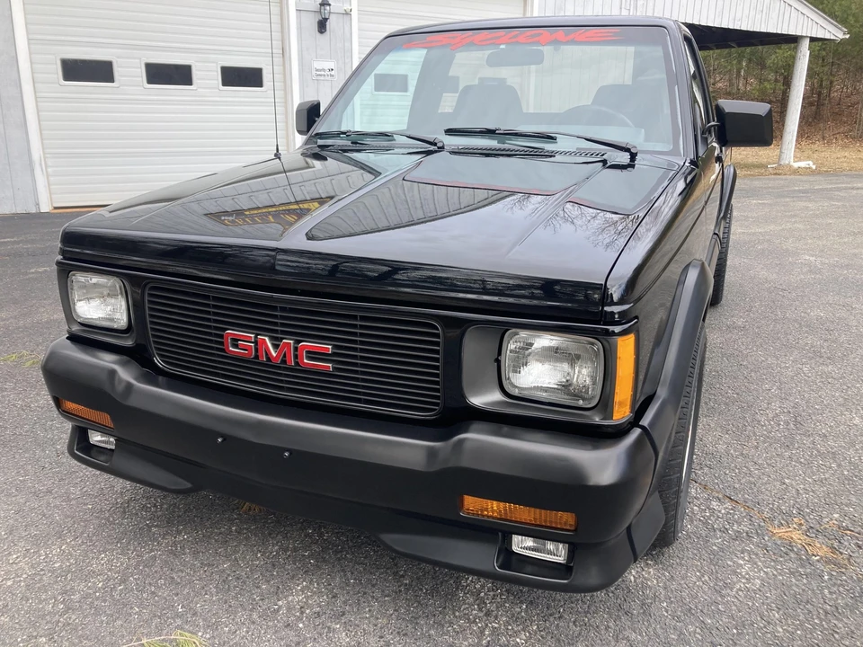 1991 GMC Syclone - Image 2 of 31