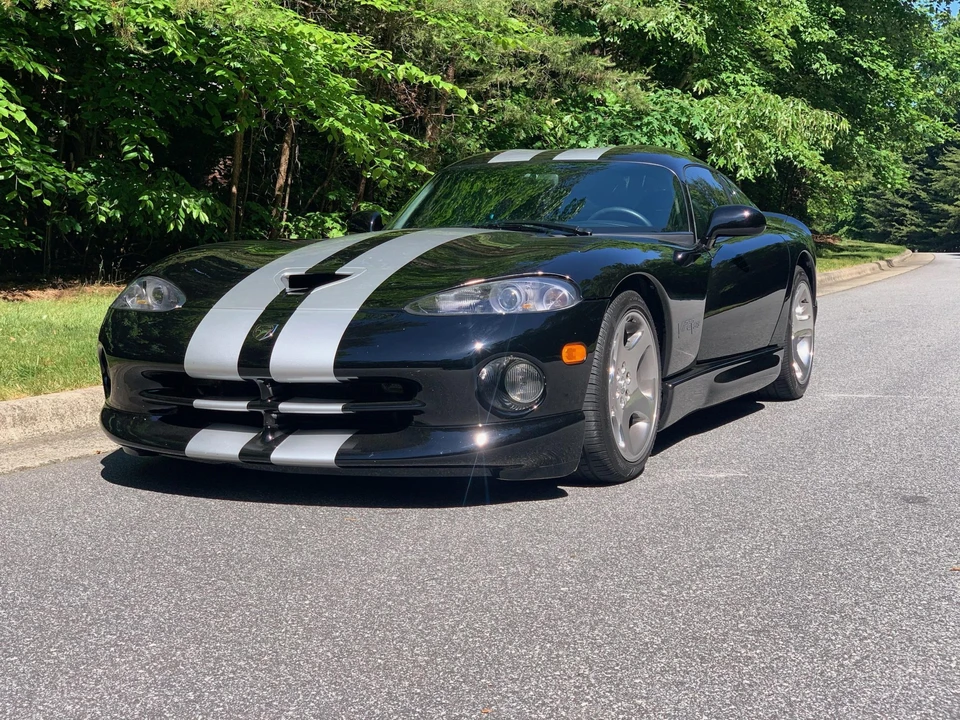 2000 Dodge Viper GTS 2nd Gen - Image 2 of 31