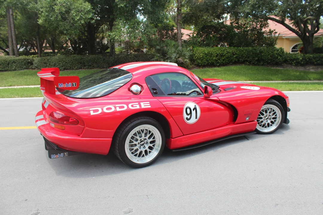 2001 Dodge Viper GTS 2nd Gen - Image 21 of 31