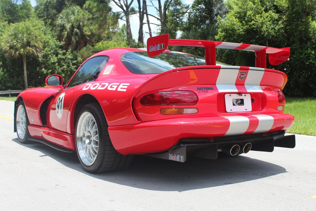 2001 Dodge Viper GTS 2nd Gen - Image 14 of 31
