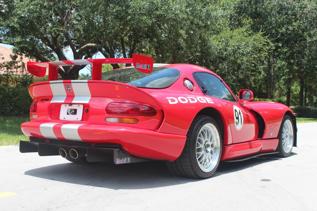 2001 Dodge Viper GTS 2nd Gen - Image 19 of 31
