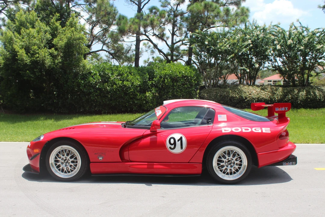 2001 Dodge Viper GTS 2nd Gen - Image 9 of 31