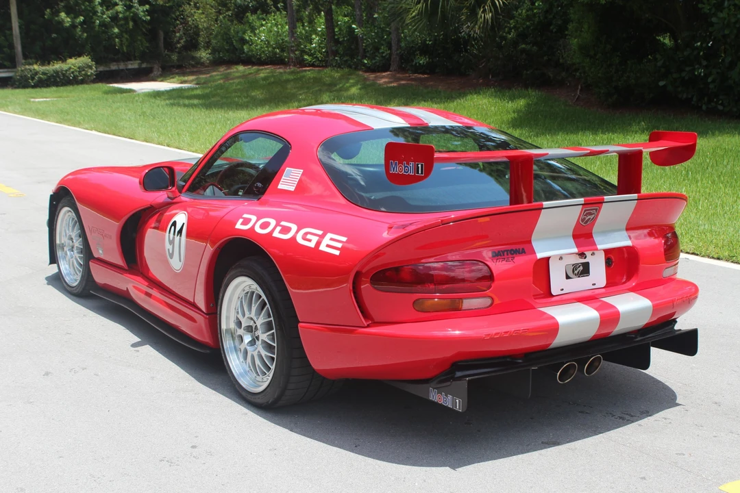 2001 Dodge Viper GTS 2nd Gen - Image 13 of 31