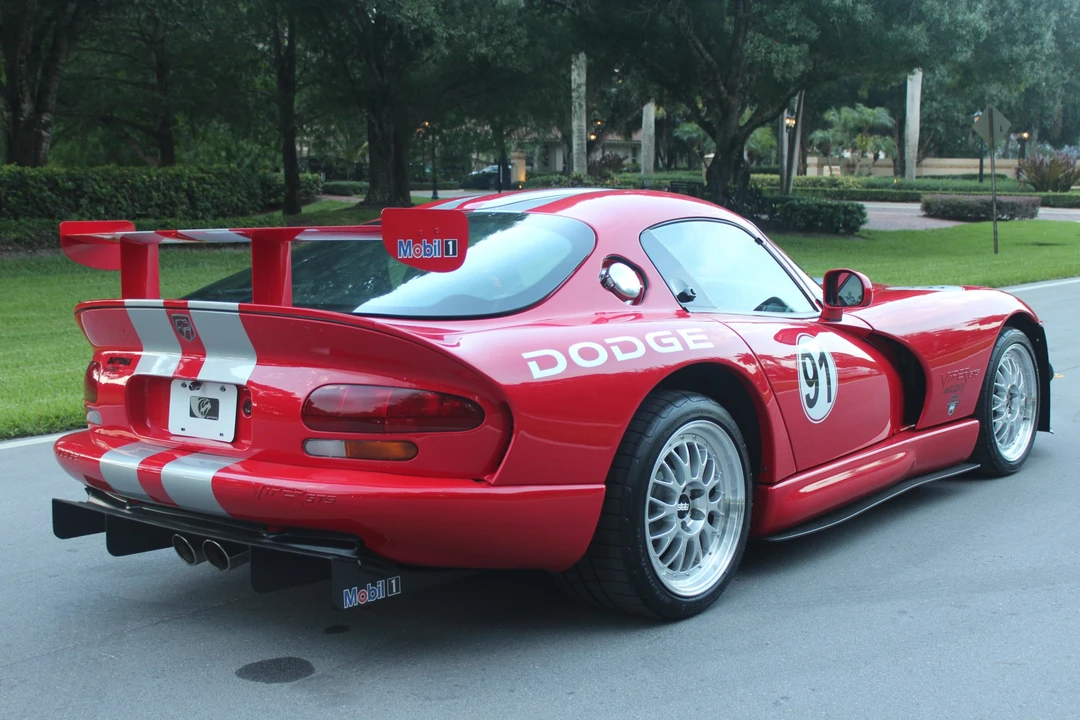 2001 Dodge Viper GTS 2nd Gen - Image 18 of 31