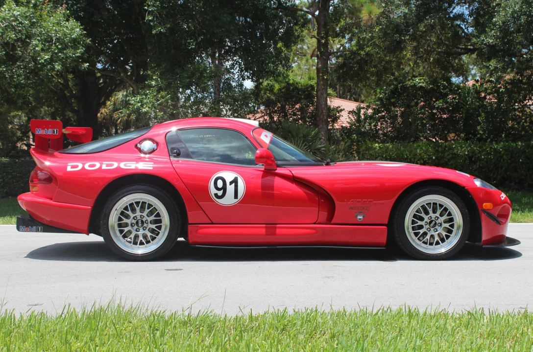 2001 Dodge Viper GTS 2nd Gen - Image 22 of 31