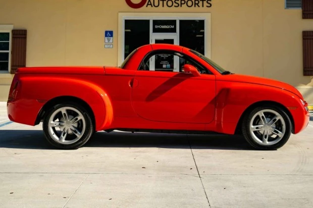 2003 Chevrolet SSR - Image 4 of 8