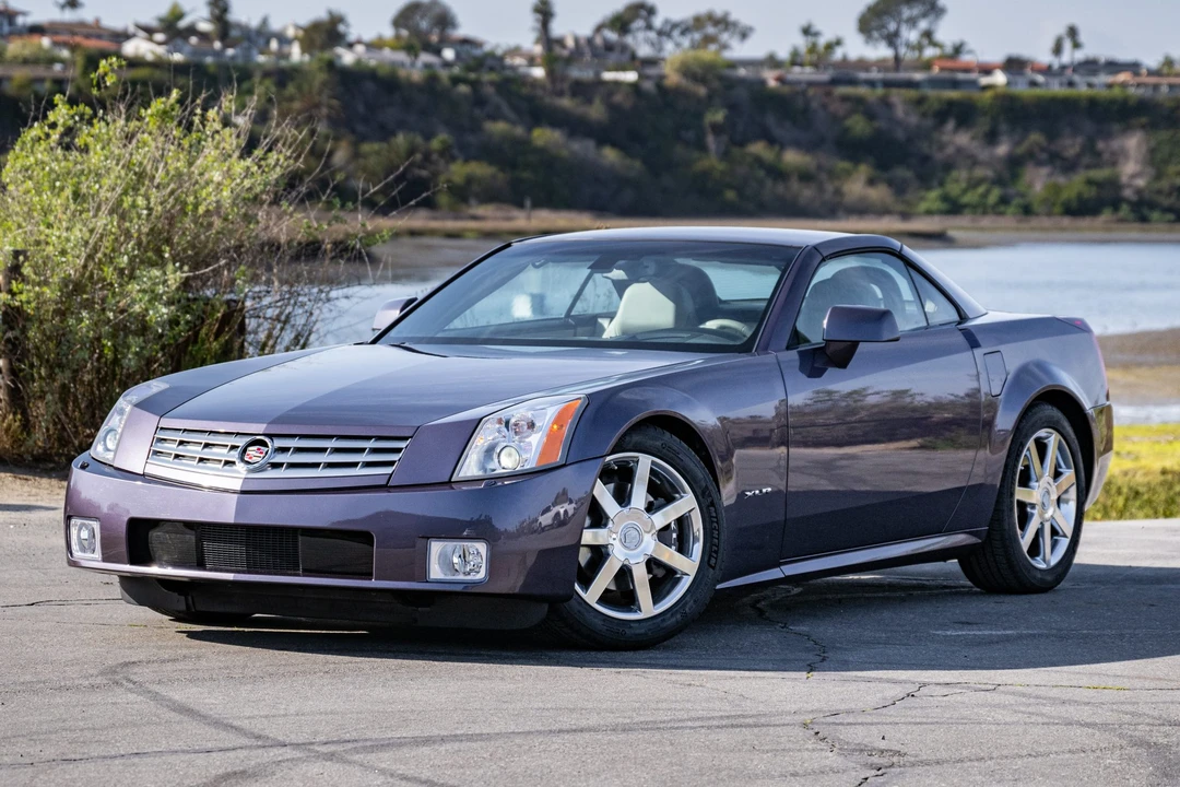 2004 Cadillac XLR - Image 9 of 31