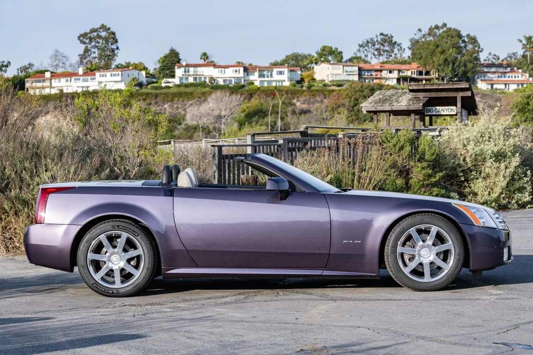 2004 Cadillac XLR - Image 4 of 31
