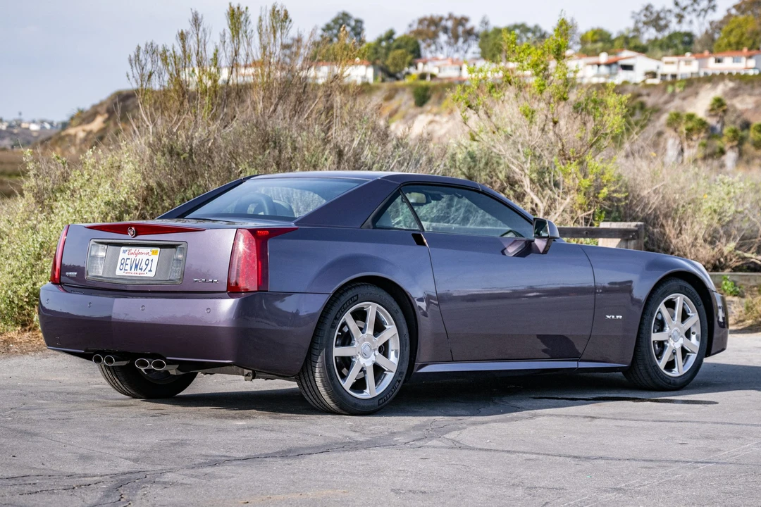 2004 Cadillac XLR - Image 13 of 31