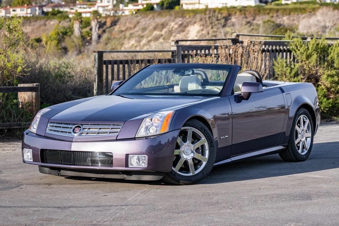 2004 Cadillac XLR - Image 2 of 31