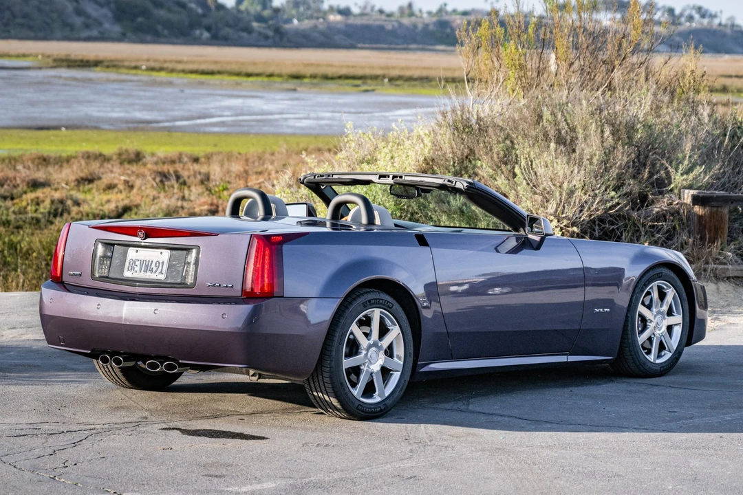 2004 Cadillac XLR - Image 5 of 31