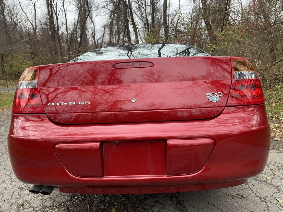2004 Chrysler 300 - Image 22 of 31