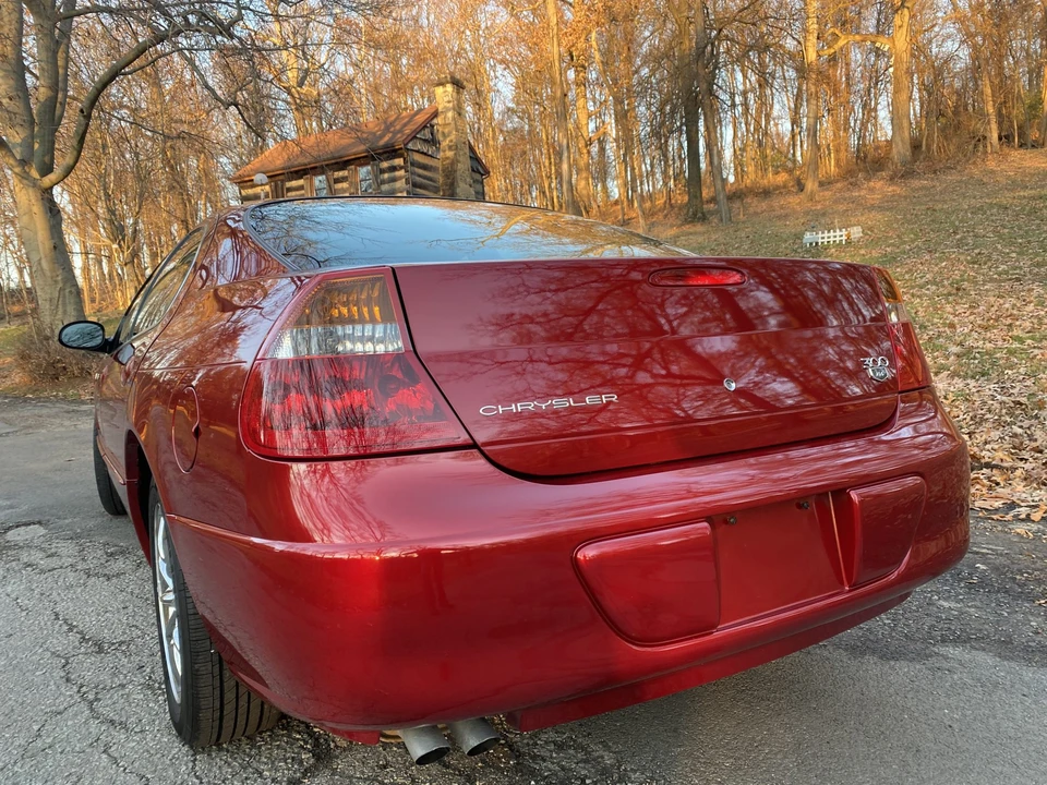 2004 Chrysler 300 - Image 27 of 31