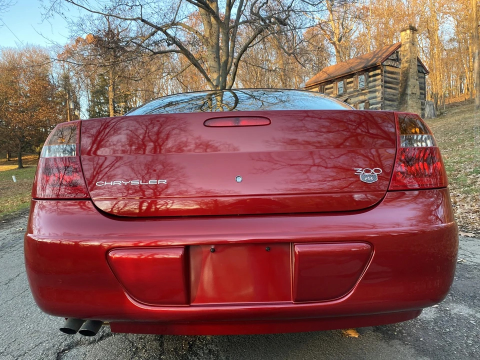 2004 Chrysler 300 - Image 24 of 31
