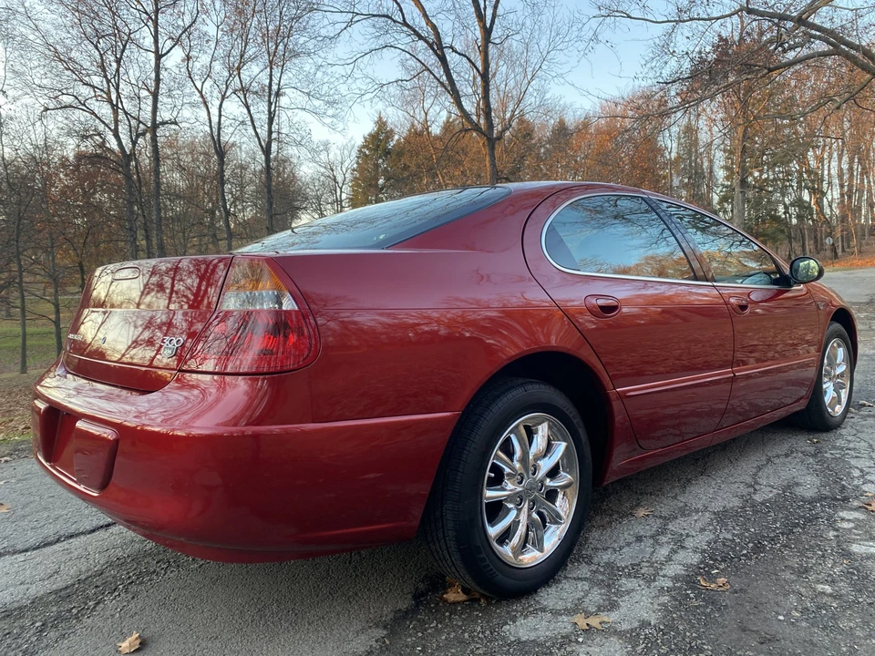 2004 Chrysler 300 - Image 19 of 31