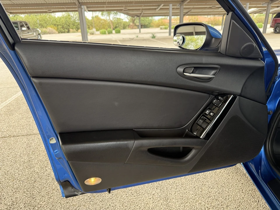 2004 Mazda RX-8 1st Gen - Image 27 of 31