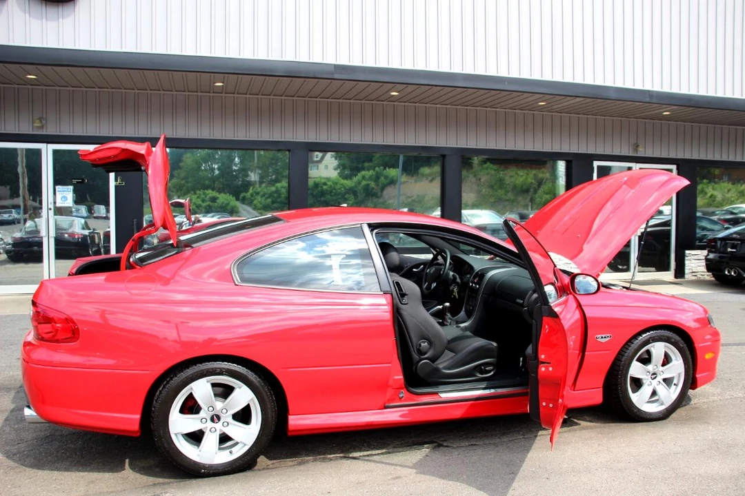 2005 Pontiac GTO 4th Gen - Image 19 of 31