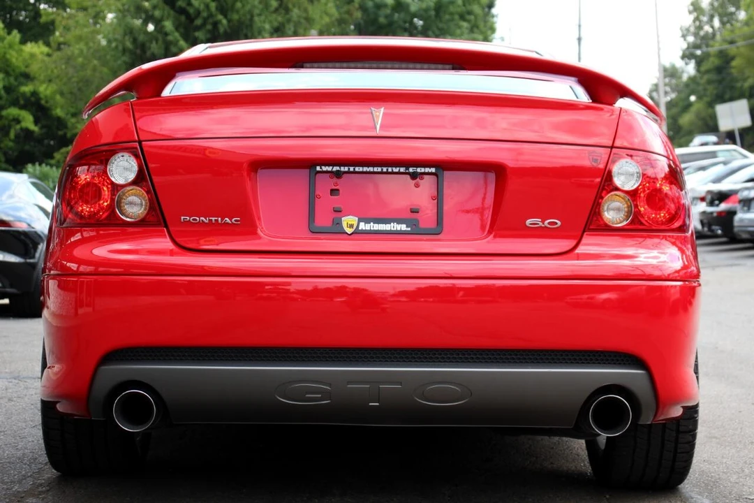 2005 Pontiac GTO 4th Gen - Image 12 of 31