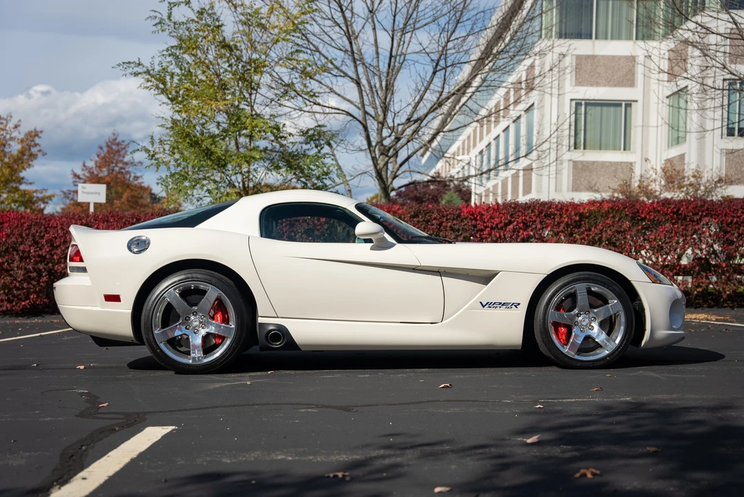 2006 Dodge Viper 3rd Gen - Image 15 of 31