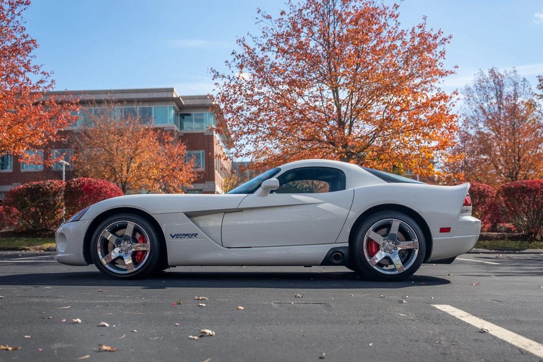2006 Dodge Viper 3rd Gen - Image 5 of 31