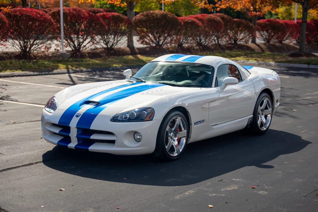 2006 Dodge Viper 3rd Gen - Image 2 of 31