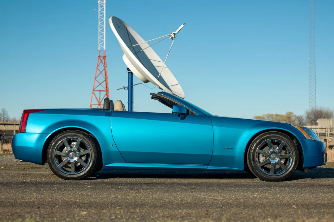 2008 Cadillac XLR - Image 15 of 31