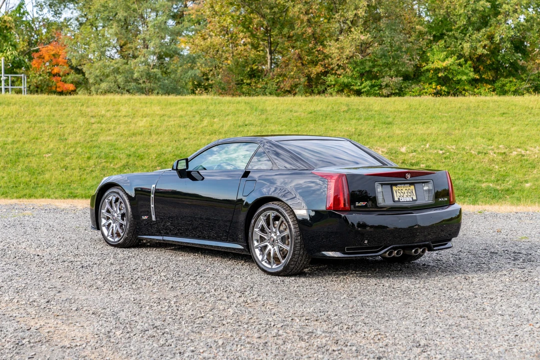 2009 Cadillac XLR-V - Image 7 of 31