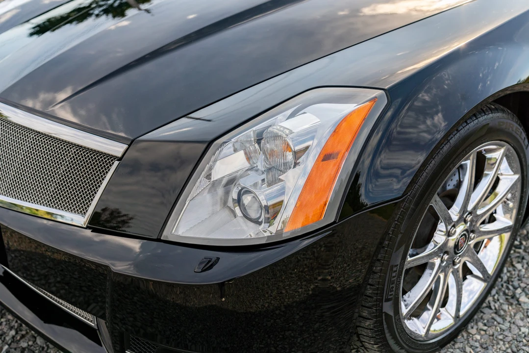 2009 Cadillac XLR-V - Image 13 of 31