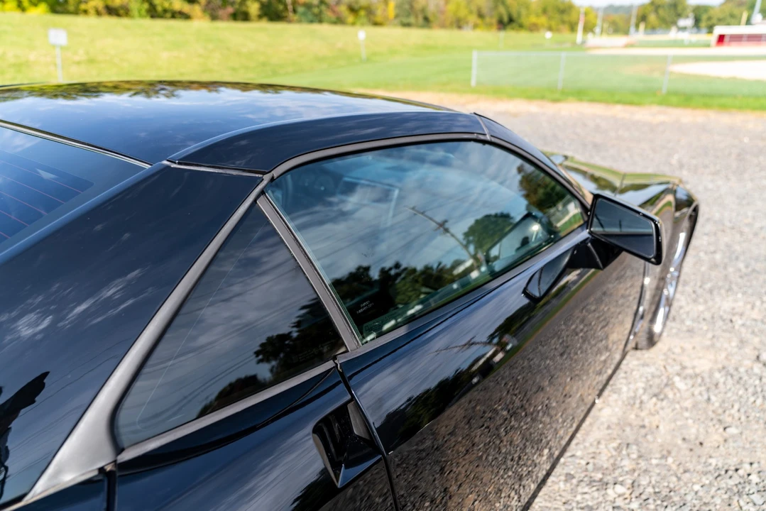 2009 Cadillac XLR-V - Image 25 of 31