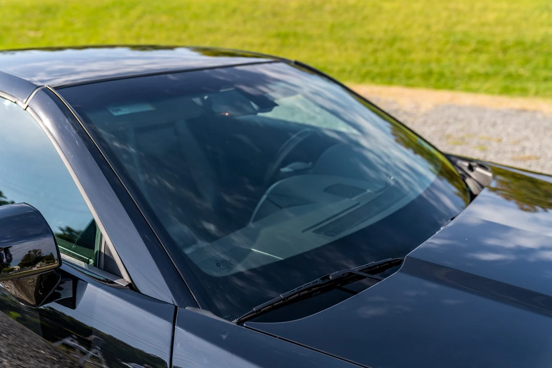 2009 Cadillac XLR-V - Image 18 of 31