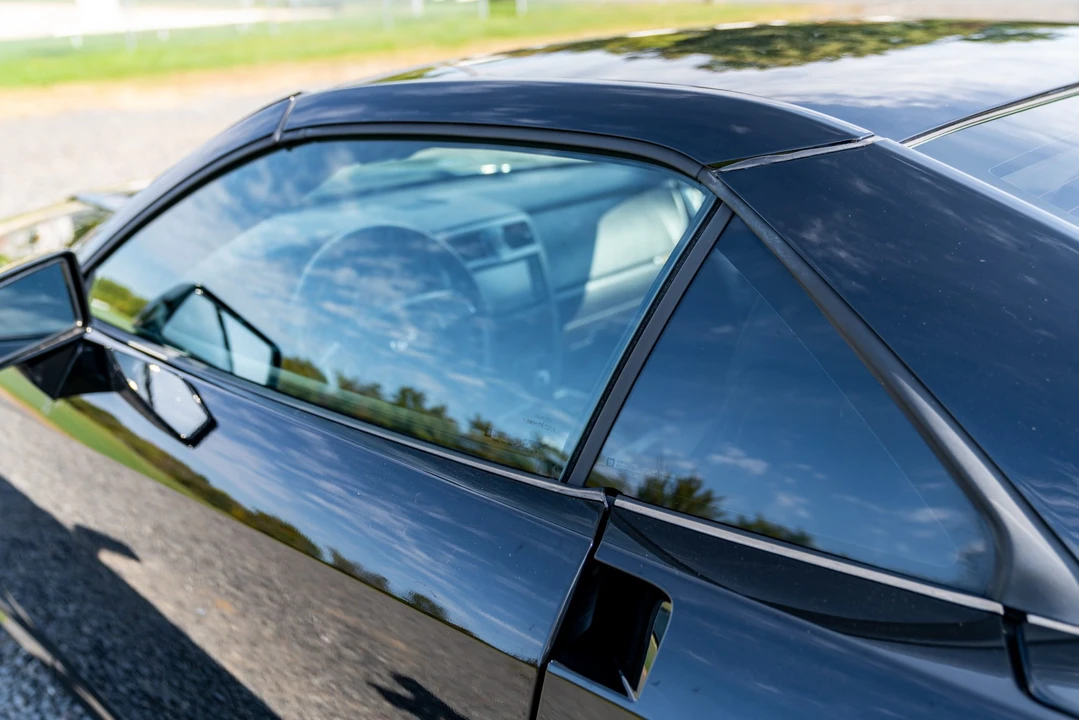 2009 Cadillac XLR-V - Image 22 of 31