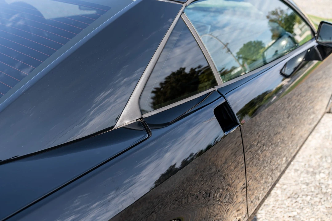 2009 Cadillac XLR-V - Image 24 of 31