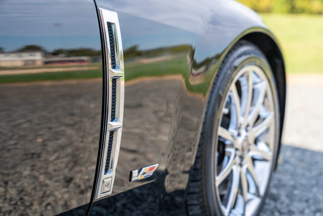 2009 Cadillac XLR-V - Image 17 of 31