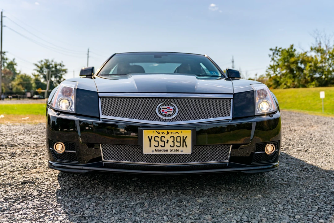 2009 Cadillac XLR-V - Image 4 of 31