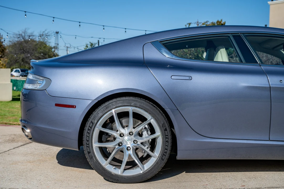 2010 Aston Martin Rapide - Image 19 of 31